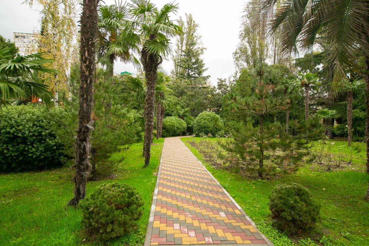 Amza Park Hotel Gagra Exteriér fotografie
